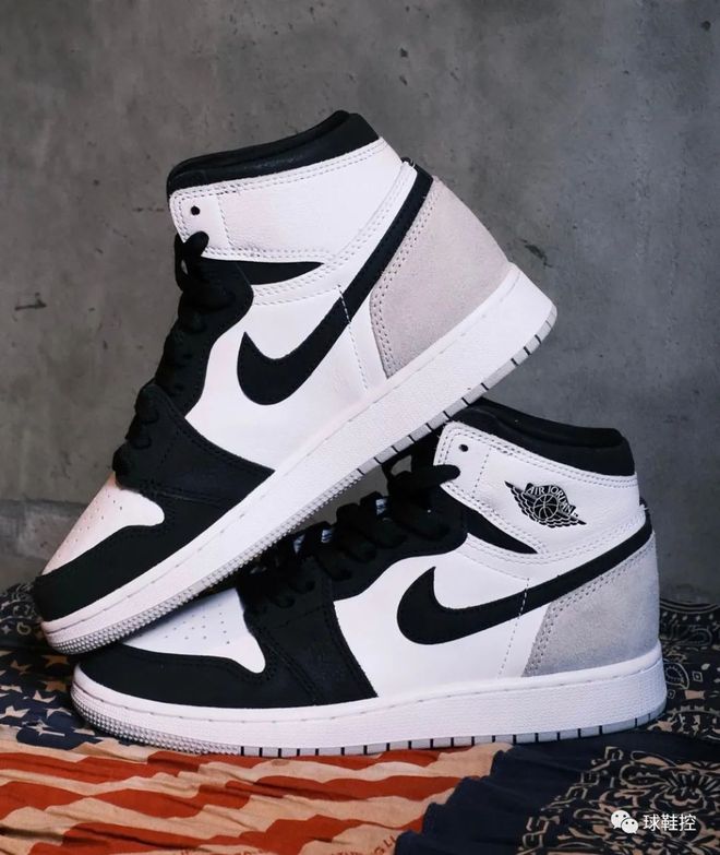 The New Air Jordan 1 Retro High OG Stage Haze Colorway Will Be Released Soon
