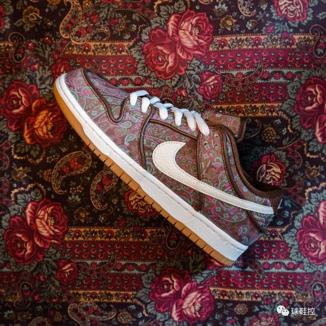 Cashew Nut Flower: Nike SB Dunk Low Paisley Released