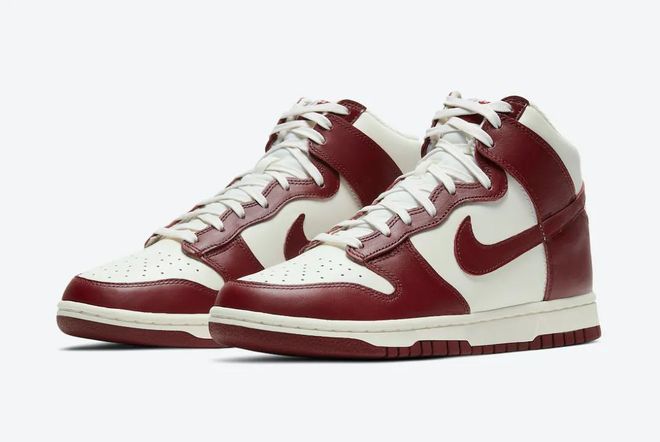 Nike Dunk High Team Red