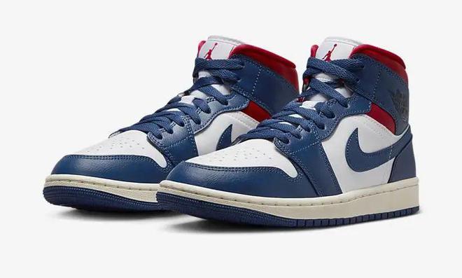 Nike Air Jordan 1 Mid WMNS
