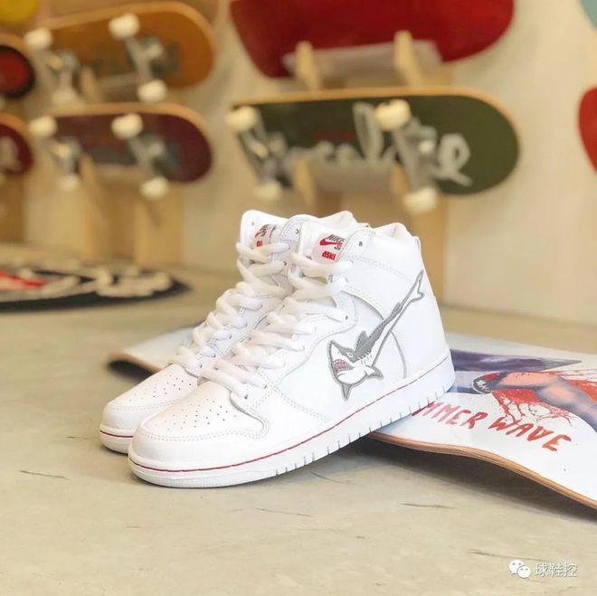 OSKI x Nike SB Dunk High Great White Shark is On Sale Soon